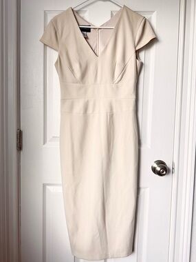 Elegant V-Neck Cap Sleeve Dress in Cream